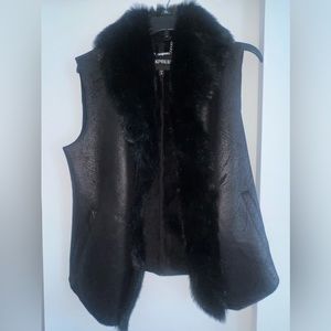 Fur best. Great condition